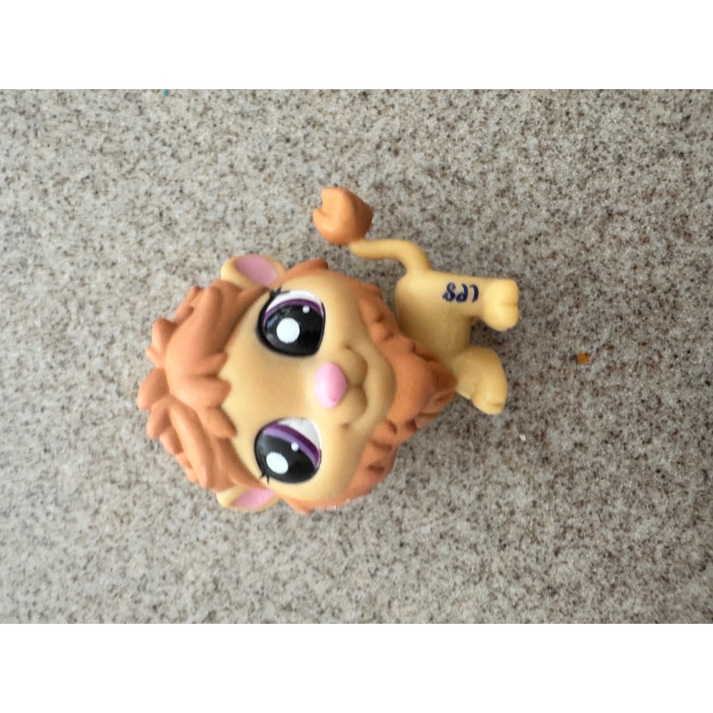 Hasbro Littlest Pet Shop LPS Lion 1931 Tan Orange Mane Purple Eyes G3 Figure